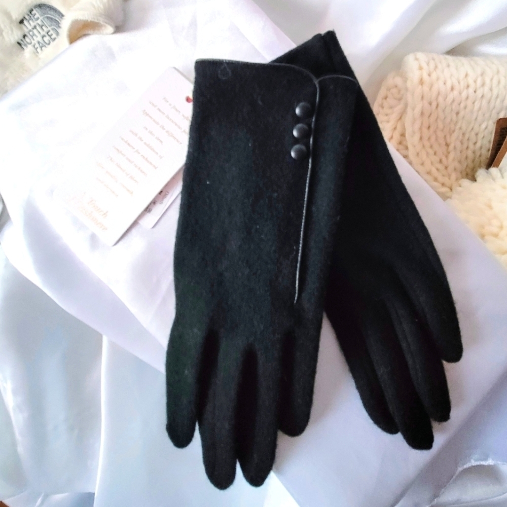 A Touch of Cashmere Gloves Black